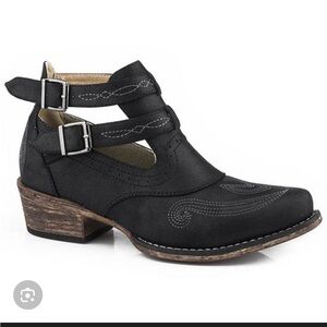 Roper Black Willa Ankle Boots with Cutout Design